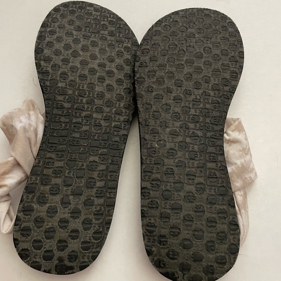 Sanuk yoga sandals - Picture 3 of 3